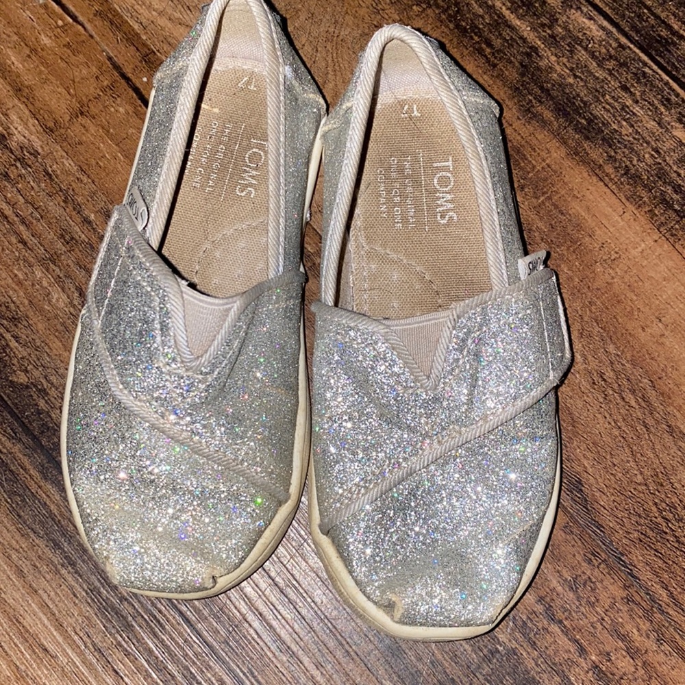 Size 7 Sparkly Silver Toms